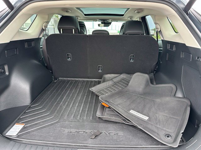 2025 Kia Sportage Hybrid SX Prestige — photo 12 of 39