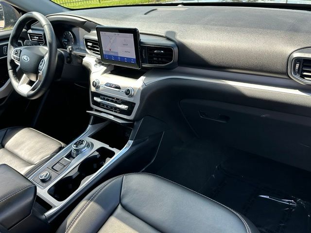 2023 Ford Explorer XLT — photo 9 of 29