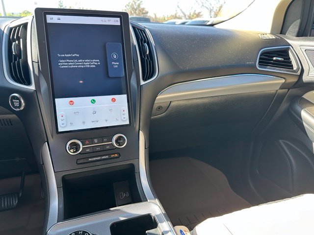 2021 Ford Edge SEL — photo 12 of 25