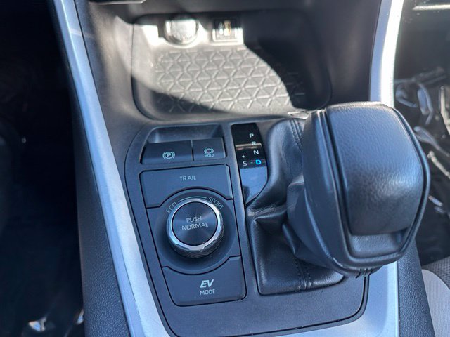 2024 Toyota RAV4 Hybrid XLE — photo 23 of 29