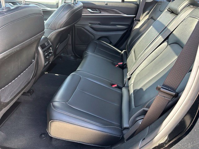 2023 Jeep Grand Cherokee Limited — photo 15 of 37