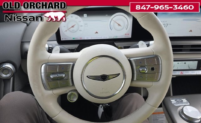 2025 Genesis GV60 Standard — photo 8 of 11