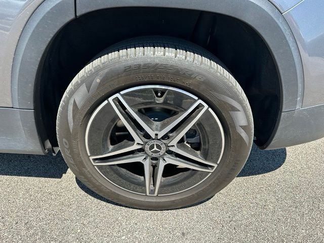 2023 Mercedes-Benz EQB 300 — photo 8 of 27