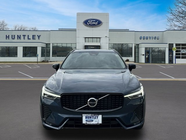 2025 Volvo XC60 B5 Plus — photo 3 of 31