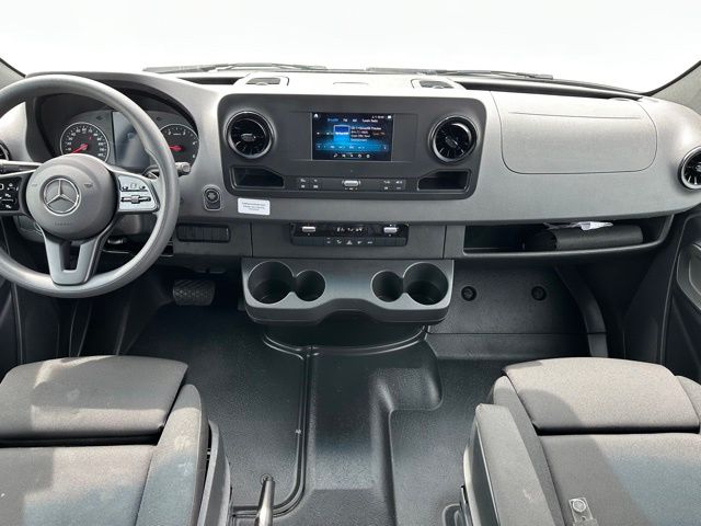 2024 Mercedes-Benz Sprinter 2500 Cargo 170 WB — photo 12 of 28