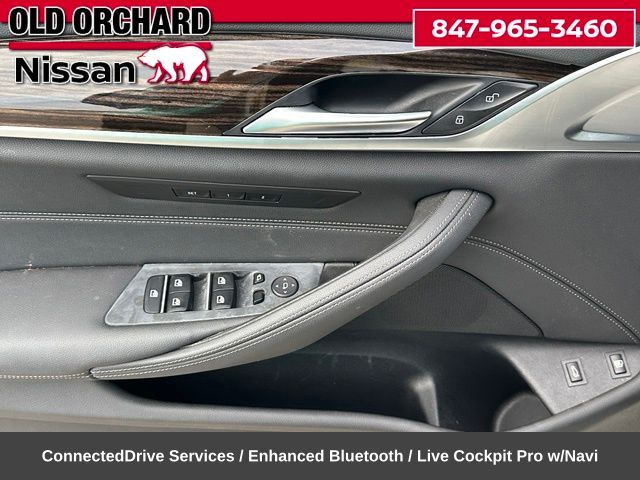 2022 BMW 5 Series 530e iPerformance — photo 10 of 23