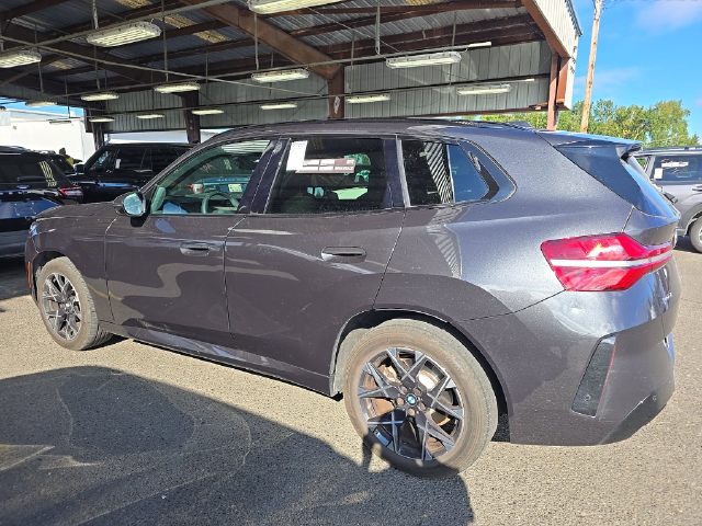2026 BMW X3 30 xDrive — photo 4 of 9