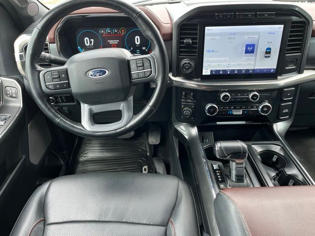 2023 Ford F-150 Lariat — photo 11 of 30