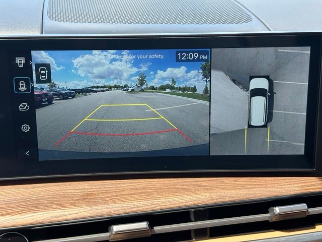2025 Hyundai Santa Fe Hybrid Limited — photo 33 of 41