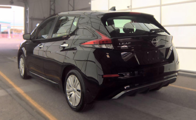 2025 Nissan Leaf S — photo 4 of 6
