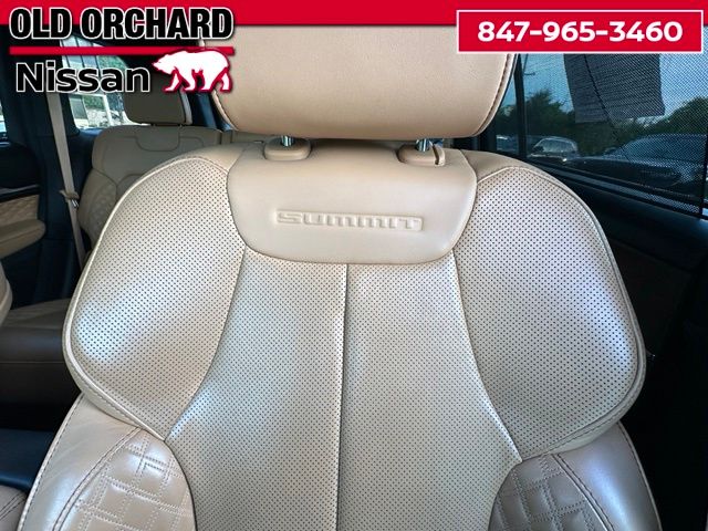 2022 Jeep Grand Cherokee Summit 4xe — photo 16 of 26