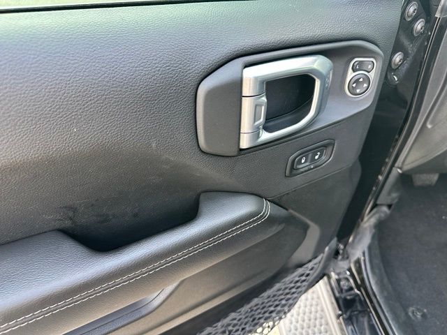 2021 Jeep Wrangler Unlimited Sahara — photo 18 of 28