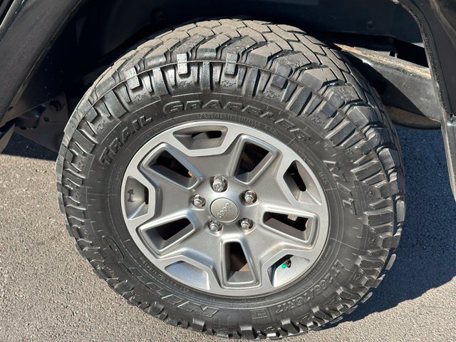 2016 Jeep Wrangler Unlimited Sahara — photo 7 of 25