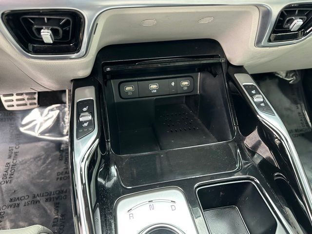 2023 Kia Sorento Hybrid EX — photo 27 of 37