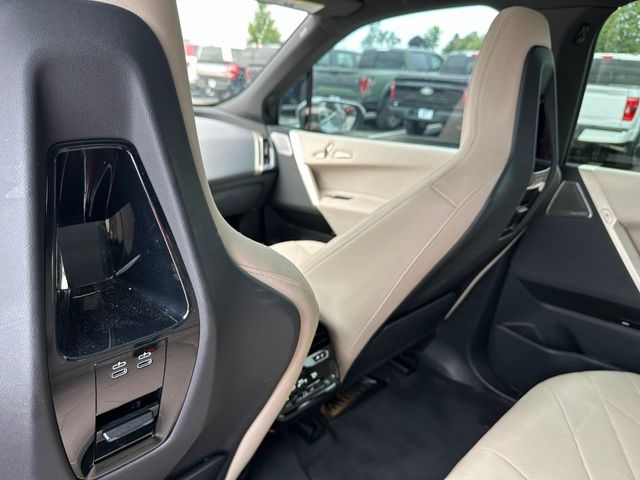 2023 BMW iX M60 — photo 20 of 32