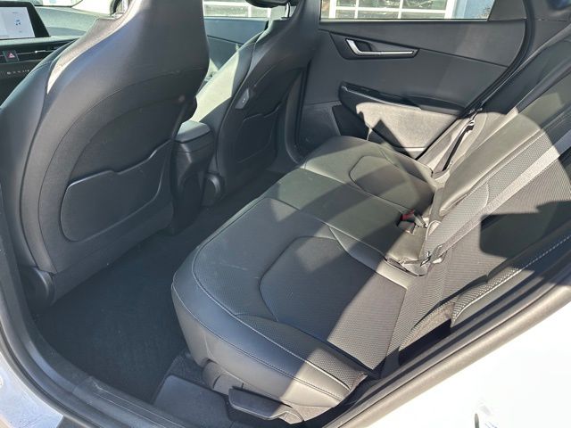 2024 Kia EV6 Wind — photo 13 of 27