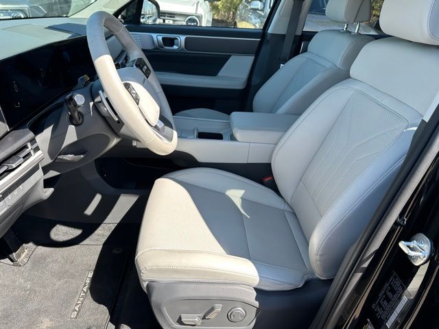 2025 Hyundai Santa Fe SEL — photo 17 of 28