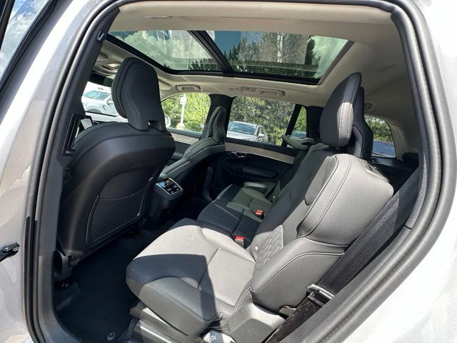 2025 Volvo XC90 B6 Plus 7-Seater — photo 16 of 49