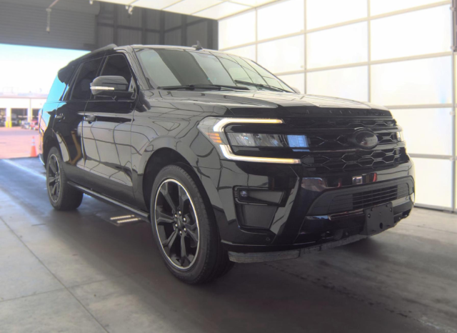 2023 Ford Expedition Limited — photo 2 of 11
