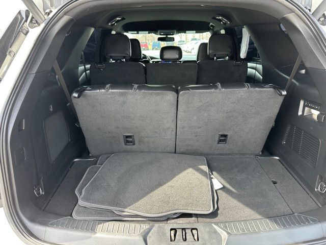 2023 Ford Explorer ST — photo 15 of 33