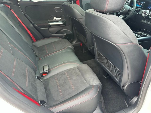 2025 Mercedes-Benz GLA GLA 35 AMG — photo 11 of 30