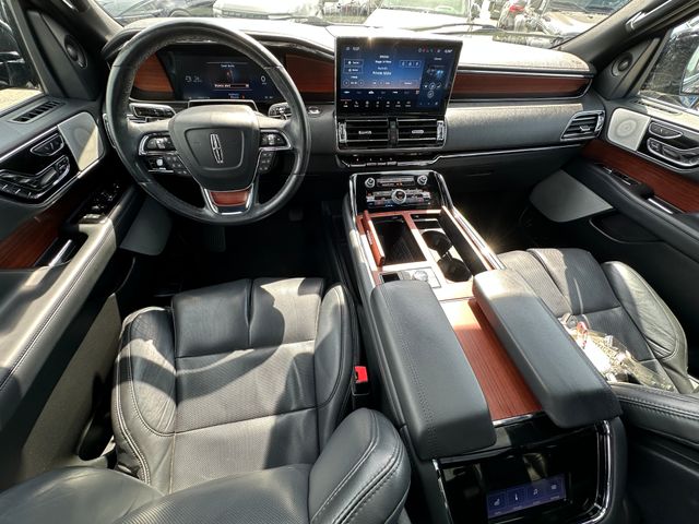 2022 Lincoln Navigator Reserve — photo 20 of 36