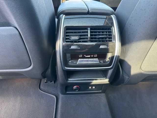 2024 BMW X7 xDrive40i — photo 19 of 48