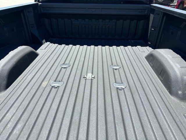 2023 GMC Sierra 3500HD Denali — photo 13 of 33