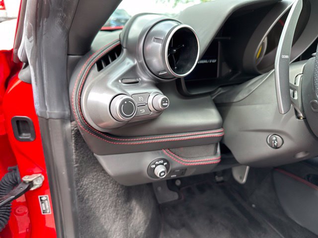 2021 Ferrari F8 Tributo — photo 14 of 47