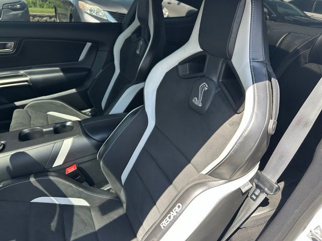 2021 Ford Mustang Shelby GT500 — photo 18 of 49