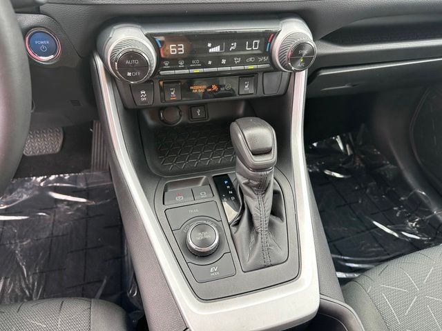 2022 Toyota RAV4 Hybrid XLE — photo 23 of 28