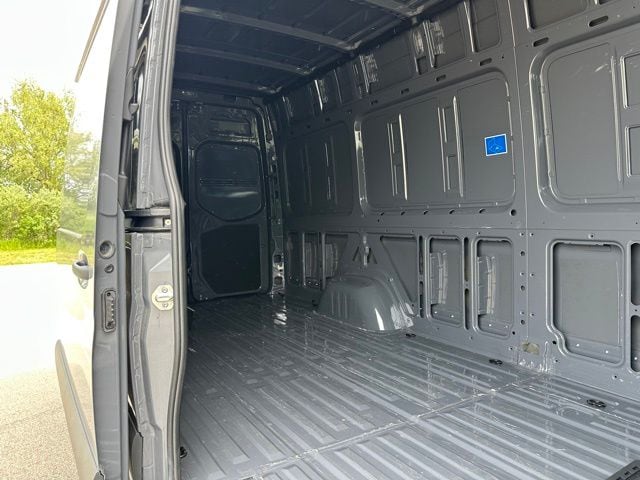 2024 Mercedes-Benz Sprinter 2500 Cargo 170 WB — photo 10 of 28
