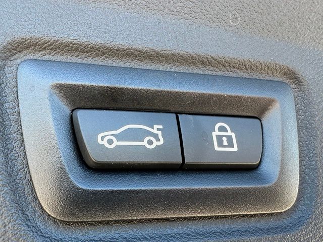 2023 BMW i4 M50 — photo 13 of 29