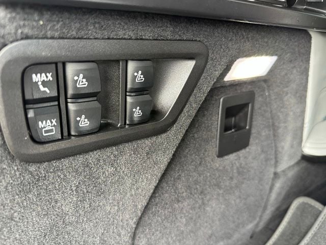 2024 BMW X7 xDrive40i — photo 15 of 34