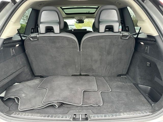 2025 Volvo XC90 B6 Plus 7-Seater — photo 32 of 49