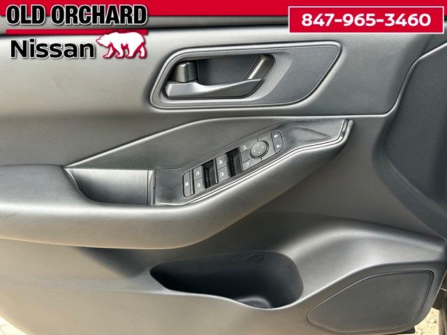 2025 Nissan Rogue S — photo 8 of 21