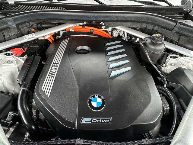 2021 BMW X5 xDrive45e — photo 10 of 34