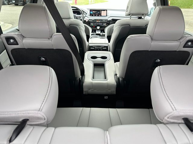 2023 Acura MDX Technology — photo 14 of 38