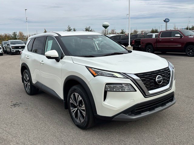 2021 Nissan Rogue SV — photo 3 of 26