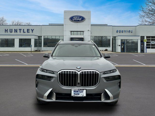 2024 BMW X7 xDrive40i — photo 3 of 48