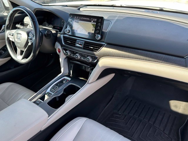 2020 Honda Accord Touring 2.0T — photo 8 of 29