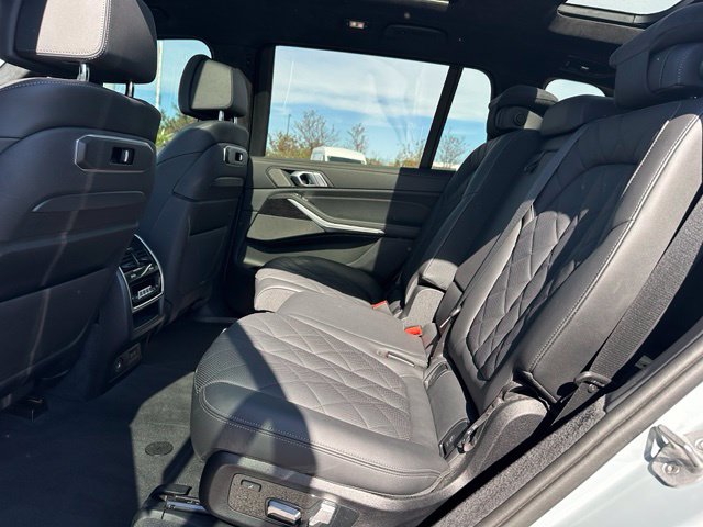 2024 BMW X7 xDrive40i — photo 15 of 32