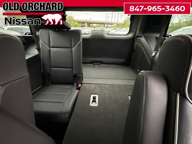 2023 Cadillac Escalade Sport — photo 12 of 21