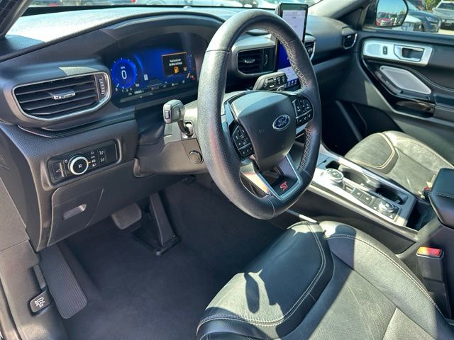 2023 Ford Explorer ST — photo 25 of 36