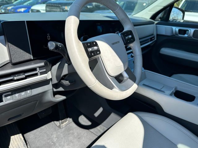 2025 Hyundai Santa Fe SEL — photo 19 of 28