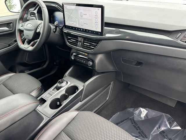 2023 Ford Escape ST-Line Select — photo 10 of 30
