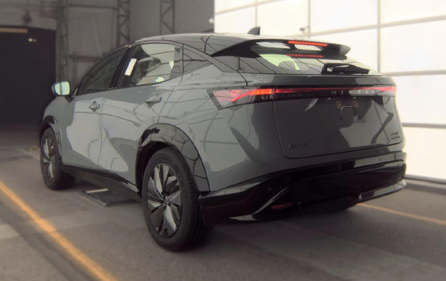 2024 Nissan Ariya Evolve+ e-4orce — photo 4 of 9