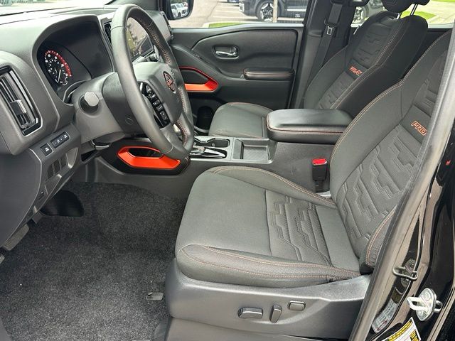 2025 Nissan Frontier PRO-4X — photo 33 of 43