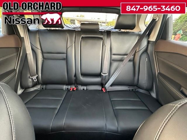 2022 Nissan Rogue SL — photo 12 of 22