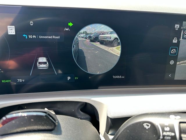 2025 Hyundai Tucson Hybrid Limited — photo 38 of 39